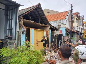 Nasib Beruntung Ibu Hamil di Surabaya Saat Terjebak Ketika Rumahnya Runtuh Nasib Beruntung Ibu Hamil di Surabaya Saat Terjebak Ketika Rumahnya Runtuh