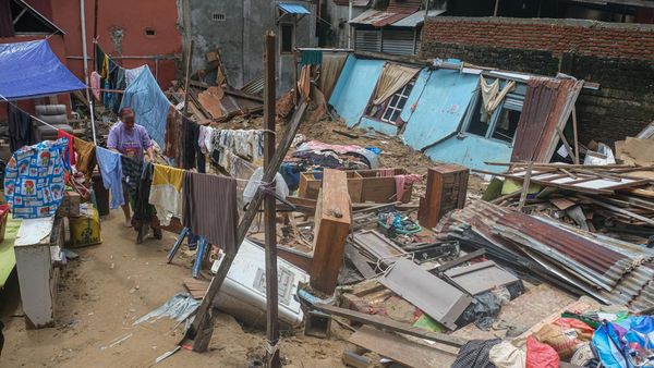 Banjir Bandang Hantam Rumah Warga di Kendari