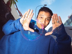 Dari Planet Lain Jadi Pintu Masuk Album Kedua Sal Priadi