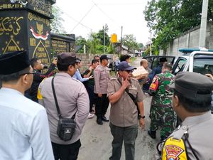 Puluhan Santri Gus Samsudin di Blitar Dipulangkan Imbas Status Tersangka Puluhan Santri Gus Samsudin di Blitar Dipulangkan Imbas Status Tersangka