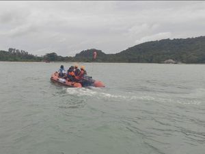 Asrul Hilang Terseret Ombak Saat Berenang Ambil Kail Pancing di Bangka Asrul Hilang Terseret Ombak Saat Berenang Ambil Kail Pancing di Bangka
