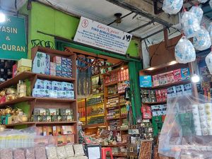 Cerita Pedagang Kurma di Tanah Abang soal Pembeli Khawatir Produk Israel Cerita Pedagang Kurma di Tanah Abang soal Pembeli Khawatir Produk Israel