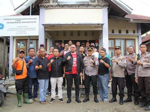 Andre Rosiade Bantu 10 Korban Terdampak Banjir Besar di Padang