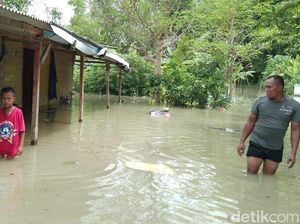 Luapan Bengawan Solo Mulai Rendam Permukiman Warga Bojonegoro