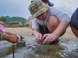 Menjaga-Membersihkan Kekayaan Alam Labuan Bajo