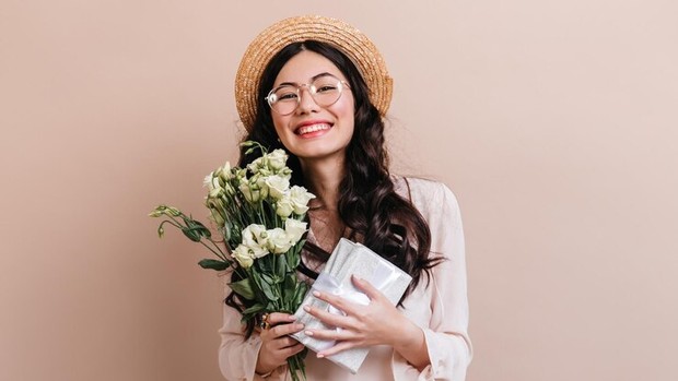 Ilustrasi/Foto: Freepik.com/lookstudio Arti warna merah muda dalam dunia psikologi