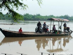 Sungai Bengawan Solo Siaga 2, Warga Bojonegoro Waspada!