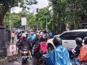Volume Kendaraan di Kota Malang Meningkat 20 Persen Saat Long Weekend Volume Kendaraan di Kota Malang Meningkat 20 Persen Saat Long Weekend