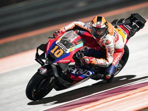 Kecewanya Lorenzo Lihat Honda dan Yamaha Melempem di MotoGP Qatar 2024 Kecewanya Lorenzo Lihat Honda dan Yamaha Melempem di MotoGP Qatar 2024