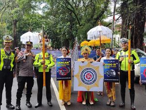 Sosialisasi Keselamatan Lalu Lintas Warnai Pawai Ogoh-Ogoh di Kota Malang