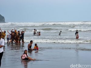 Dispar Bantul Pastikan Retribusi Wisata Pantai Tak Naik Saat Lebaran Dispar Bantul Pastikan Retribusi Wisata Pantai Tak Naik Saat Lebaran