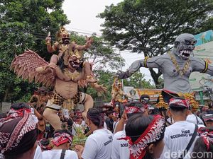 Semaraknya Pawai Ogoh-ogoh Jelang Nyepi di Blitar