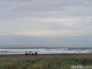3 Pencari Keong di Pangandaran Dihantam Ombak, 2 Orang Hilang 3 Pencari Keong di Pangandaran Dihantam Ombak, 2 Orang Hilang