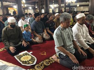 Doa Kamilin Setelah Salat Tarawih: Tulisan Arab, Latin dan Terjemah
