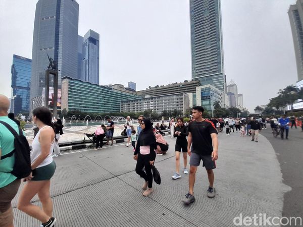 Ramai-ramai Warga DKI Closingan Olahraga di CFD Sebelum Bulan Puasa