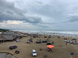 Sambut Ramadan, Warga Lebak Jalani Tradisi Munggahan di Pantai Bagedur