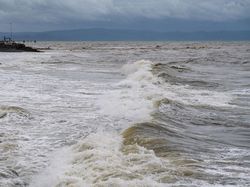 Pemprov NTB Imbau Warga Waspada Cuaca Ekstrem Saat Berwisata