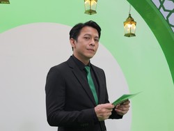 Bosan 20 Tahun Nyanyi, Ariel NOAH Banting Setir Jadi MC Selama Ramadan