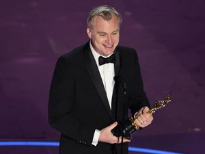 Christopher Nolan Diberi Gelar Kesatria dari Kerajaan Inggris Christopher Nolan Diberi Gelar Kesatria dari Kerajaan Inggris