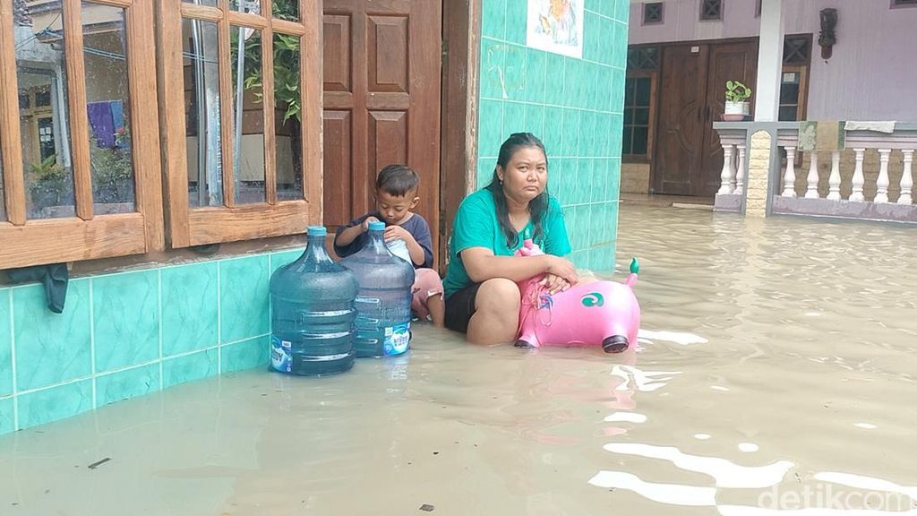 7 Foto Banjir Luapan Sungai Bengawan Solo di Bojonegoro