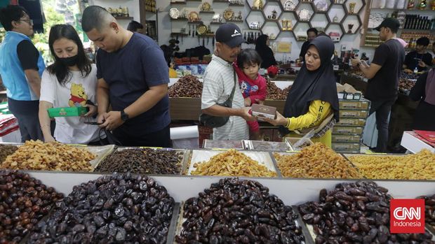 Turis Ditangkap dan Dipukuli Gara