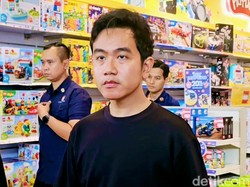 Gibran Tukar Uang Pecahan Baru Rp 20 Ribuan untuk Dibagi Saat Lebaran