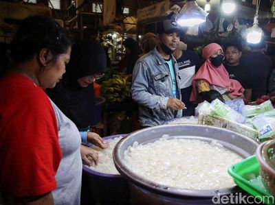 Kolang-kaling Laris Manis di Bulan Puasa