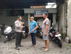 Maling di Pondok Aren Kembalikan Motor Curian ke Korban Pakai Ekspedisi