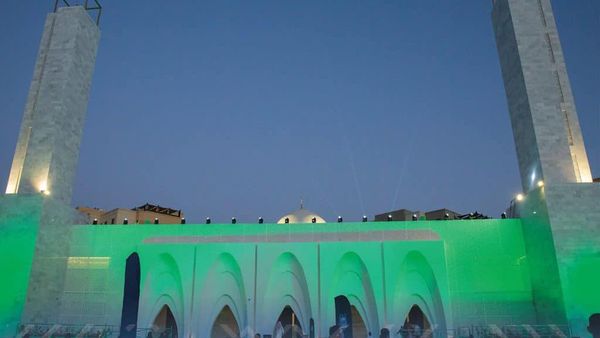 Potret Masjid Pertama di Dunia yang Dibangun Pakai Printer 3D