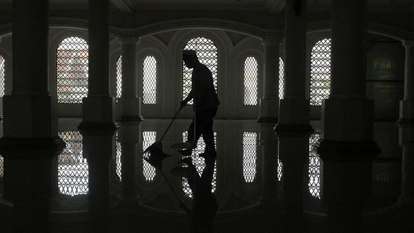 Melihat Persiapan Ramadan di Masjid Agung Jamik Malang