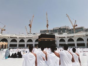 Hari Pertama Puasa Ramadan di Makkah, Panas Bukan Halangan!