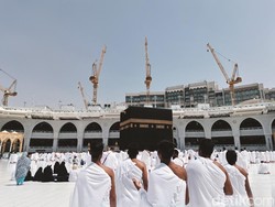 Hari Pertama Puasa Ramadan di Makkah, Panas Bukan Halangan!