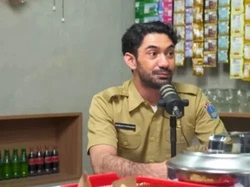 Reza Rahadian Ikut Demo di DPR: Ini Bukan Negara Milik Keluarga Tertentu!