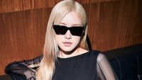 7 Gaya Rose BLACKPINK Pakai Gaun Bolong di Pesta Jelang Oscar 2024