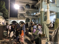 Ribuan Jemaah Padati Masjid Jami Kota Malang di Tarawih Pertama