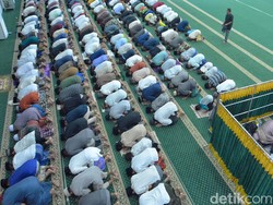 Keutamaan Sholat Tarawih, Diampuni Dosa hingga Amalan Berpahala Ganda