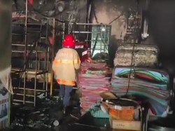 Toko Pakaian di Jambi Kebakaran, Karyawan Lompat dari Lantai 2