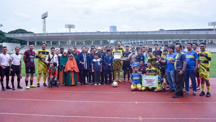 Komunitas jurnalis sepakbola yang bernama SeeJontor FC merayakan ualng tahun yang kedua. Acara ini diisi dengan kegiatan amal dan laga persahabatan.