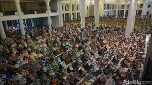 Doa Kamilin Tarawih Lengkap Arab, Latin dan Waktu Membacanya
