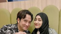 Tengku Firmansyah dan Cindy Fatikasari Kompak Makan Kue hingga Durian