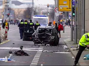 Tragis, Warlok Tabrak Turis Bawa Bayi Sampai Tewas