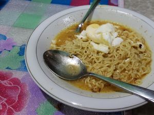 Jadwal Imsak Mepet, Terpaksa Sahur Pakai Mi Instan? Ini Saran Dokter Gizi