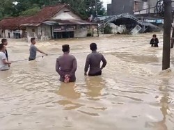Banjir Rendam Puluhan Rumah di Blega, Akses Bangkalan-Sampang Lumpuh