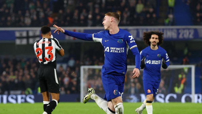 Soccer Football - Premier League - Chelsea v Newcastle United - Stamford Bridge, London, Britain - March 11, 2024 Chelseas Cole Palmer celebrates scoring their second goal Action Images via Reuters/Matthew Childs NO USE WITH UNAUTHORIZED AUDIO, VIDEO, DATA, FIXTURE LISTS, CLUB/LEAGUE LOGOS OR LIVE SERVICES. ONLINE IN-MATCH USE LIMITED TO 45 IMAGES, NO VIDEO EMULATION. NO USE IN BETTING, GAMES OR SINGLE CLUB/LEAGUE/PLAYER PUBLICATIONS.
