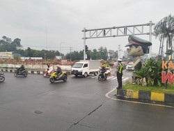 Puluhan Ribu Kendaraan Melintas di Exit Tol Singosari Selama Long Weekend