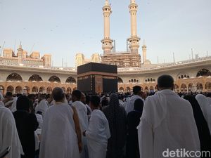 3 Kisah Perjuangan Jemaah Haji, Nabung Puluhan Tahun demi ke Tanah Suci 3 Kisah Perjuangan Jemaah Haji, Nabung Puluhan Tahun demi ke Tanah Suci