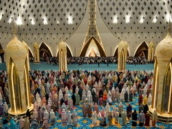 Tata Cara Sholat Tarawih 11 Rakaat Lengkap Bacaan Bilal dan Jawaban Jemaah