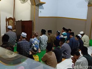 Umat Islam Aboge di Probolinggo Gelar Salat Id Hari Ini Umat Islam Aboge di Probolinggo Gelar Salat Id Hari Ini