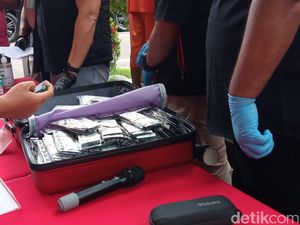 Punya Sekoper Obat Keras di Rumahnya, Egy Terancam 12 Tahun Bui Punya Sekoper Obat Keras di Rumahnya, Egy Terancam 12 Tahun Bui