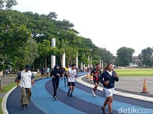Ngabuburit Sambil Olahraga di Lapangan Gasibu
